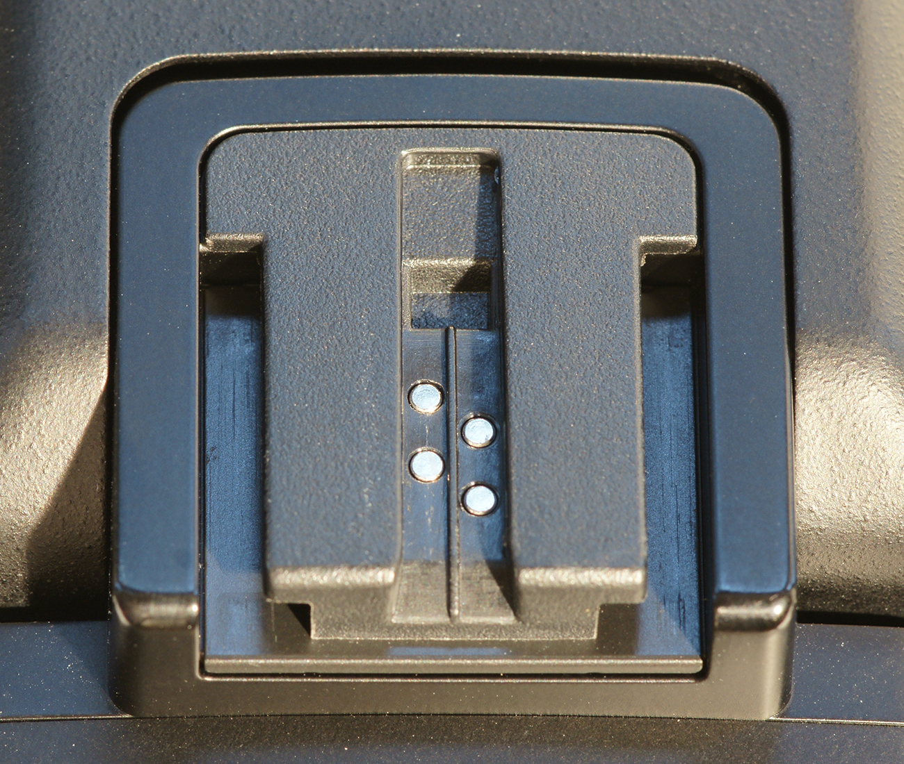 File:CRW-falsepos-camera-flash-shoe.jpg