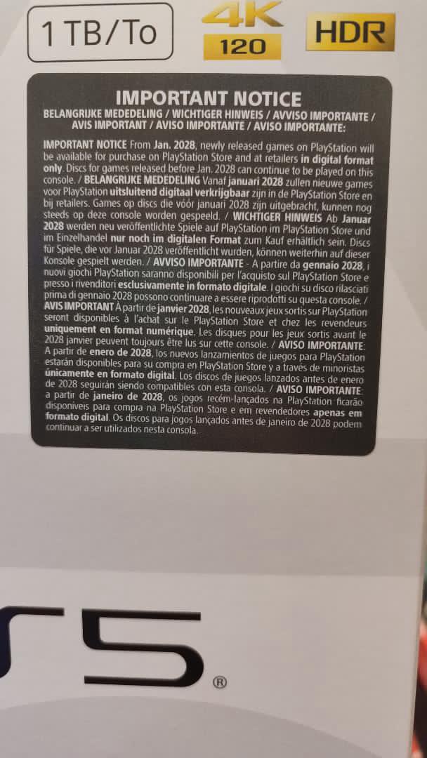 File:PlayStation 5 box warning label no physical discs.jpeg