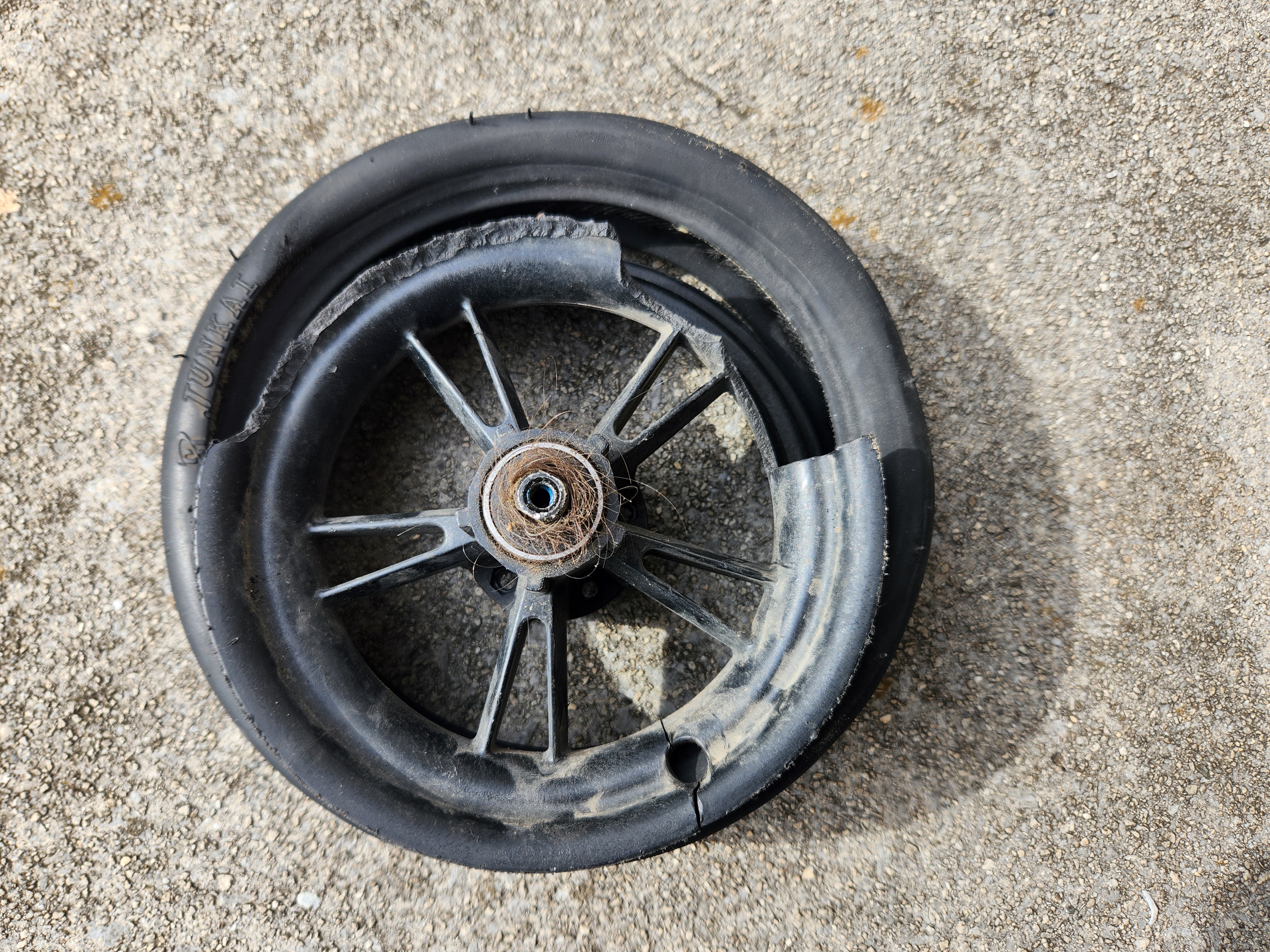 File:Gotrax scooter worn rear tire.jpg